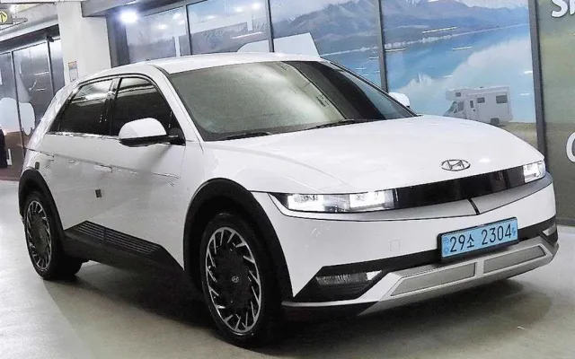 수원개인중고차직거래 아이오닉 5 롱 레인지 4WD 매물 사진 18 - 2022/10 67,489km